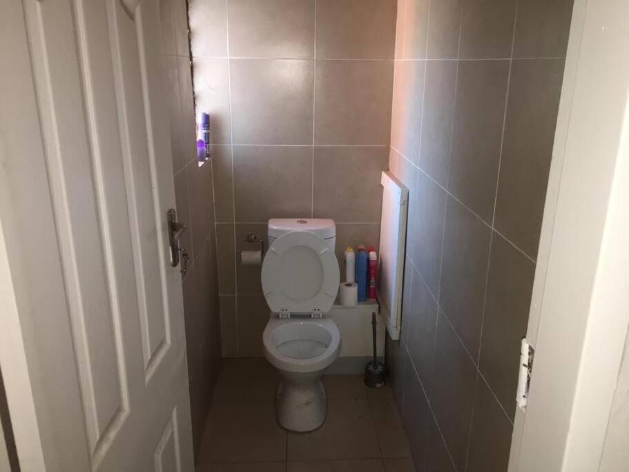 Spacious Zamtel Flat Lusaka Ngoại thất bức ảnh