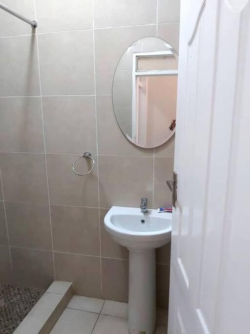 Spacious Zamtel Flat Lusaka Ngoại thất bức ảnh