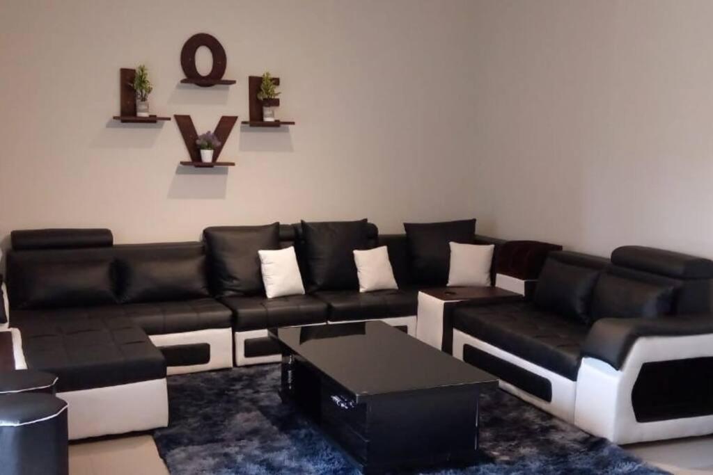 Spacious Zamtel Flat Lusaka Ngoại thất bức ảnh